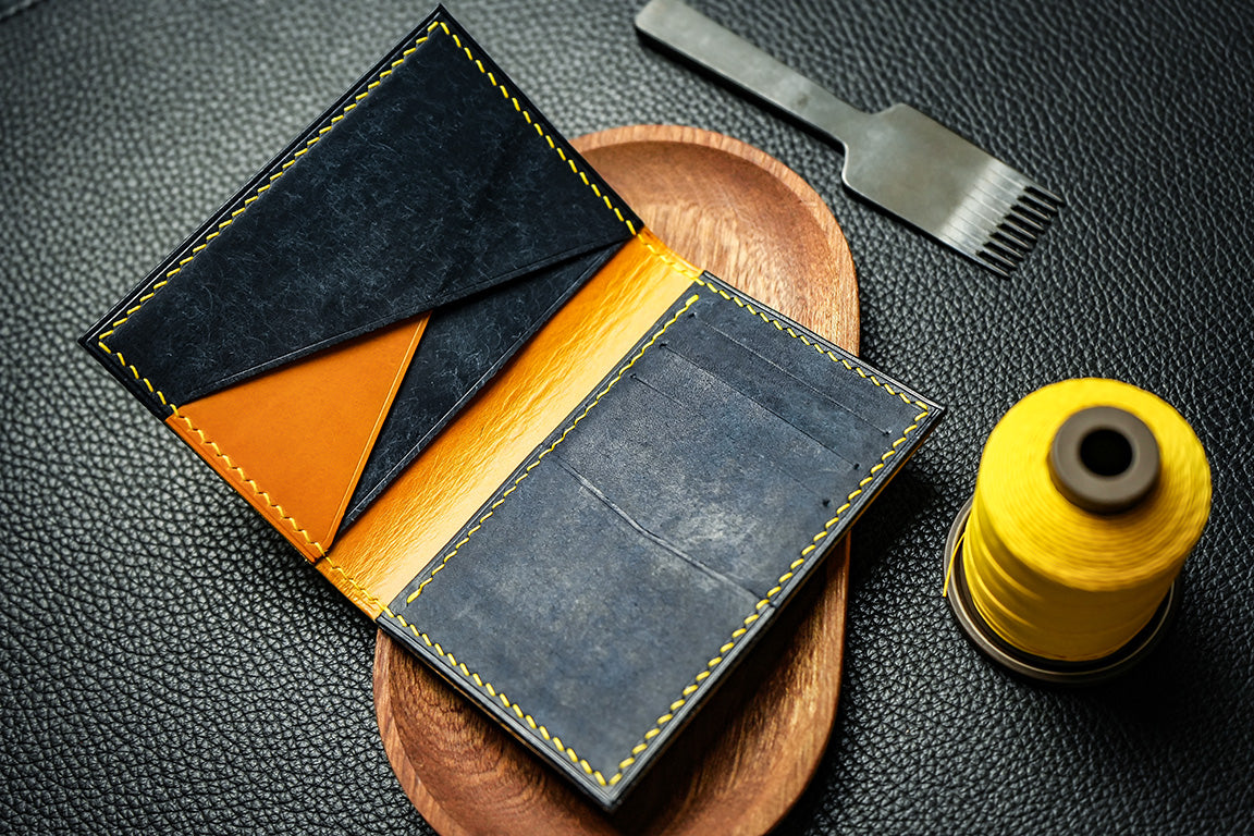 VEG TANNED BIFOLD CARD HOLDER