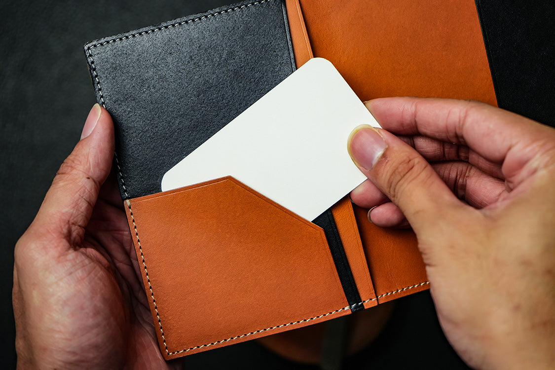 VEG TANNED PASSPORT COVER